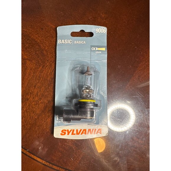 Sylvania Basic 9006 Automotive Headlight Bulb Single Pack Replacement      68-78 - Picture 1 of 2